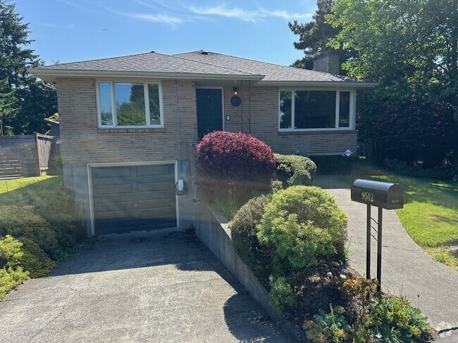 Building Photo - 4bd/1.75ba Seattle House