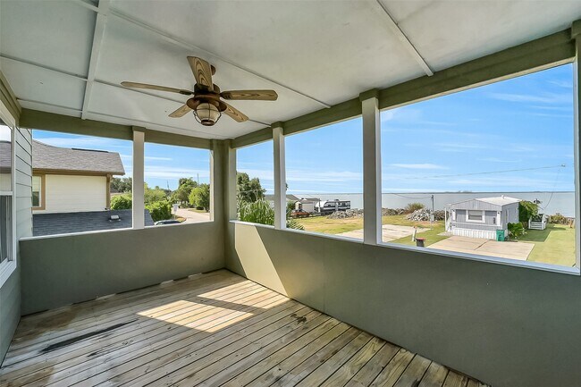 2507 Bay Oaks Harbor Dr