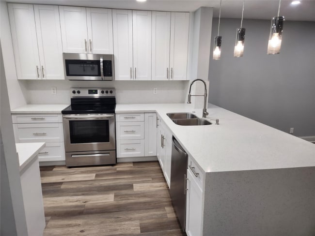 Building Photo - 2853 Carambola Cir N