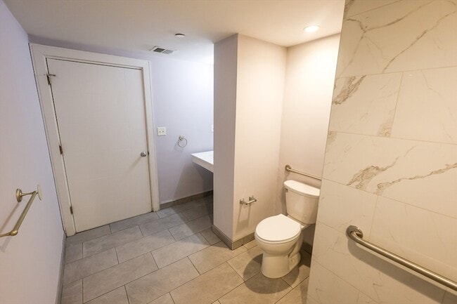 Photo - 332 Talbot Ave Unit 2