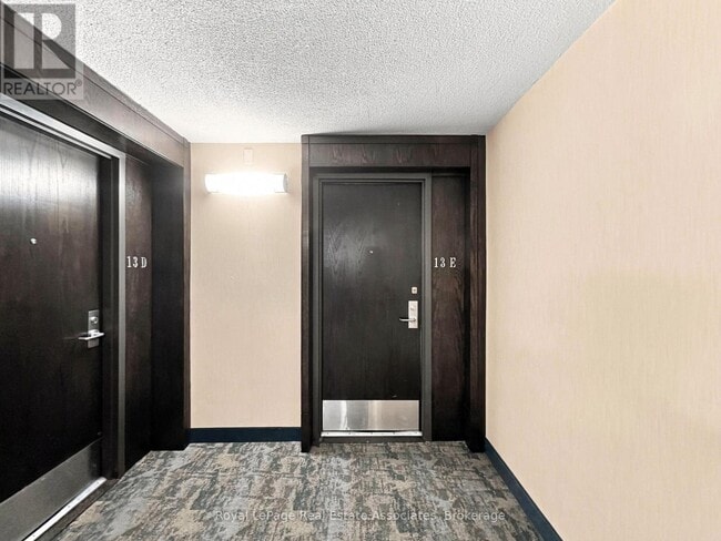 Photo - 67 Caroline St S Unit 13E
