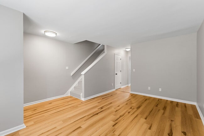 Building Photo - 1426 Camp Rd Rental