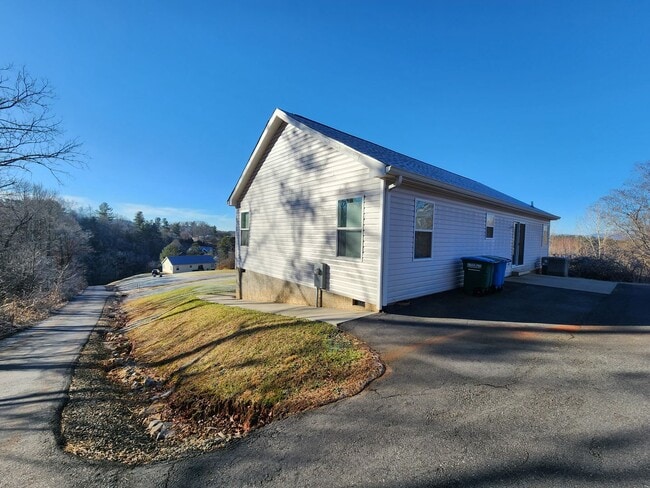 Photo - 312 McLean Heights Ct