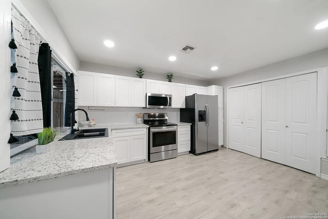 Photo - 6519 Spring Manor St