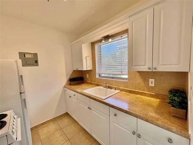 Building Photo - 77 Hendricks Isle Unit 6 Rental