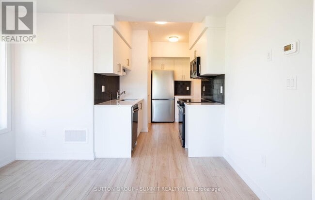 Photo - 940 St David St N