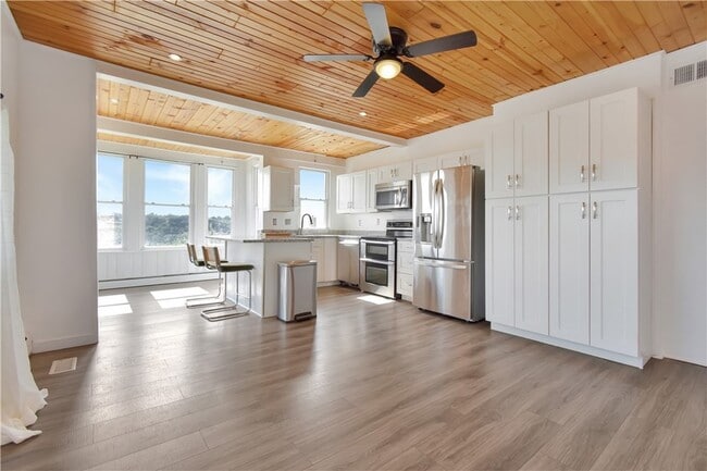 301 W 11th Ave