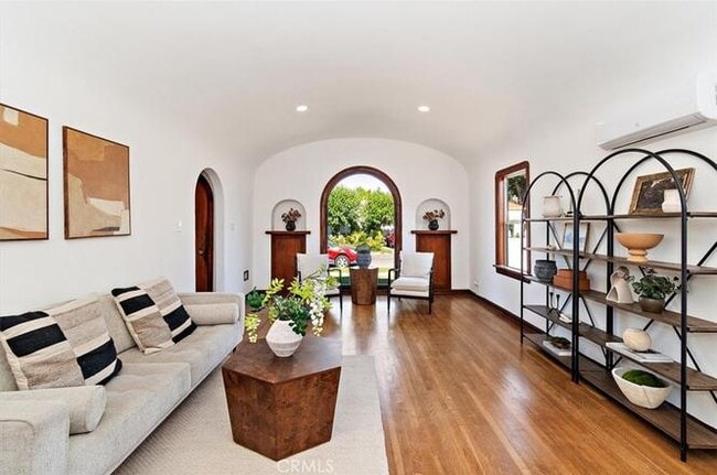 Photo - 6109 Falcon Ave