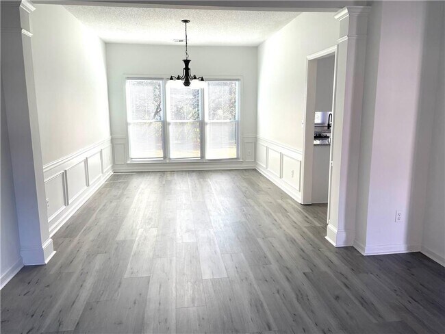 Photo - 6440 Barwick Ln