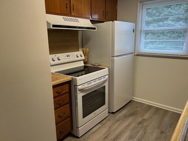 Photo - 101 Oxford Pl Unit 14