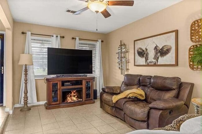 Photo - 526 Bay Colony Dr
