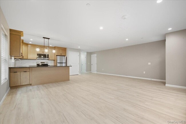 Photo - 71 N Main St Unit E