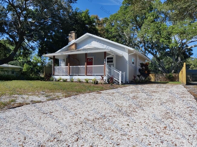 Building Photo - 2608 19th Ave W