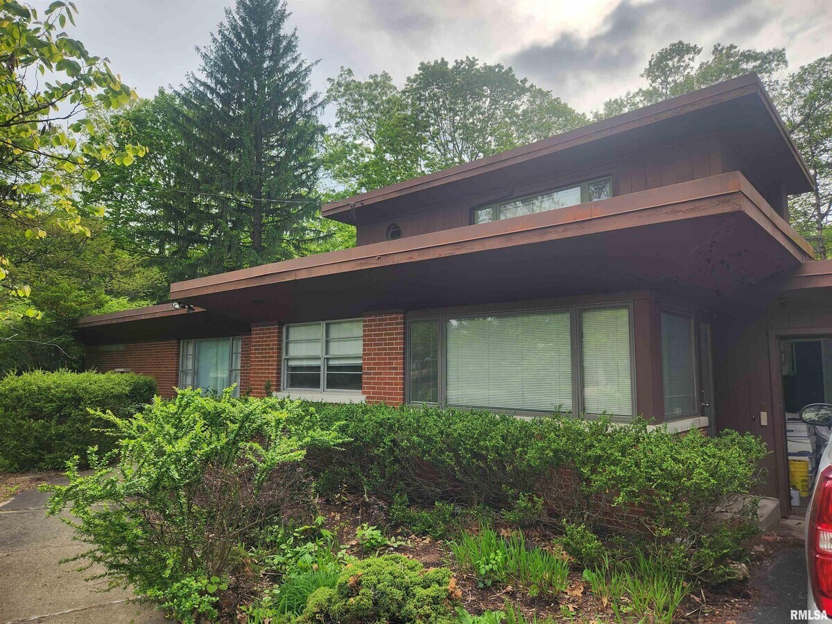Photo - 151 W Detweiller Dr