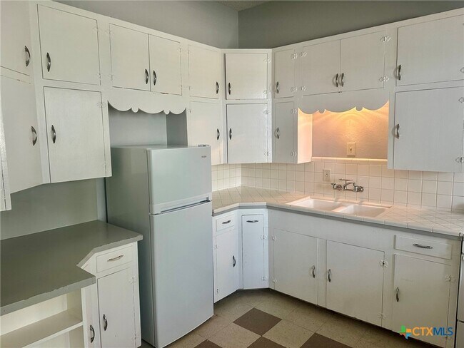Photo - 140 E San Antonio St Unit 5