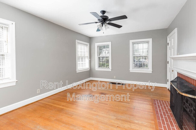 Photo - 123 Barberry Ln