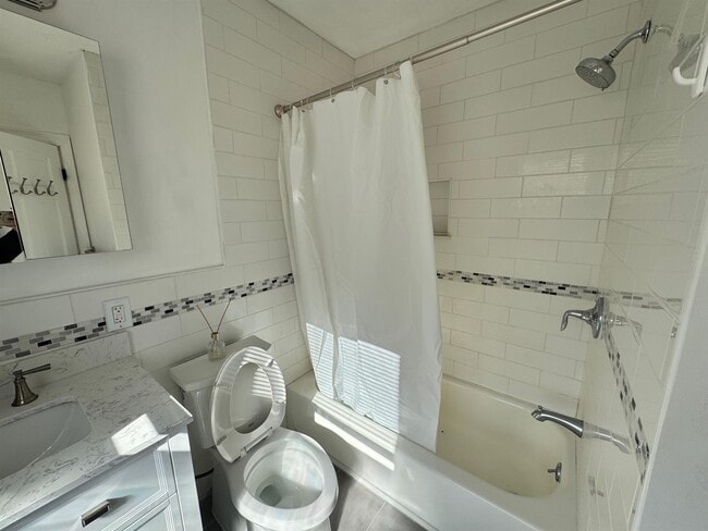 Photo - 51 Beacon St Unit 2