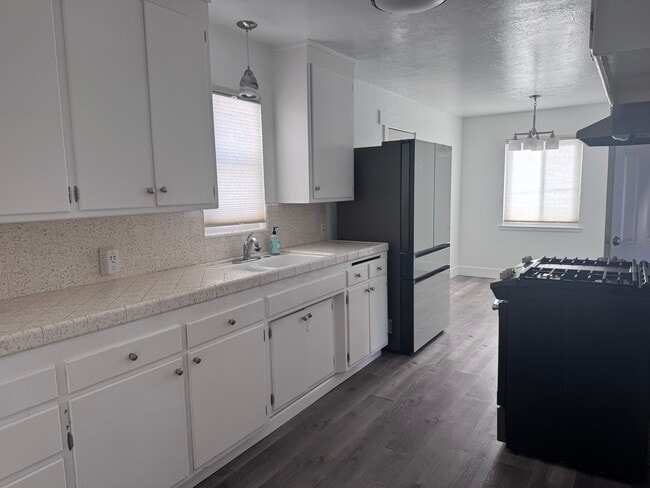 Building Photo - 4120 18th Ave Rental
