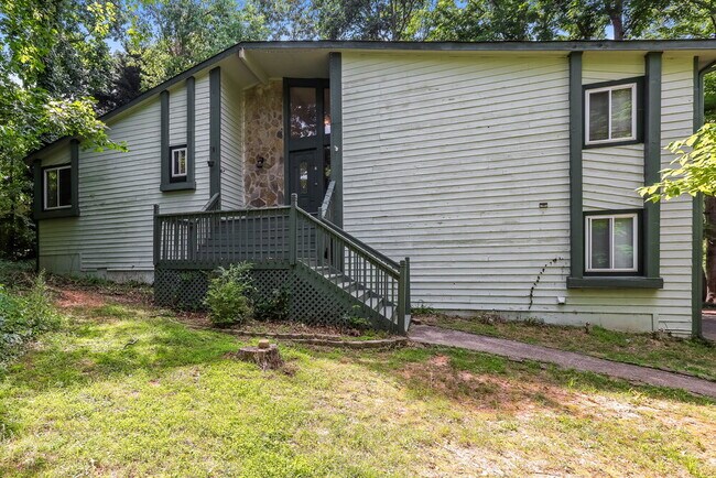 Photo - 6651 Windwood Cir