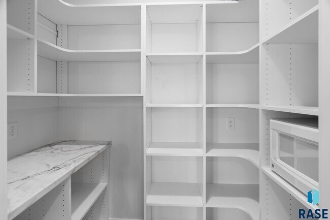 Photo - 1137 N Thompson Ave