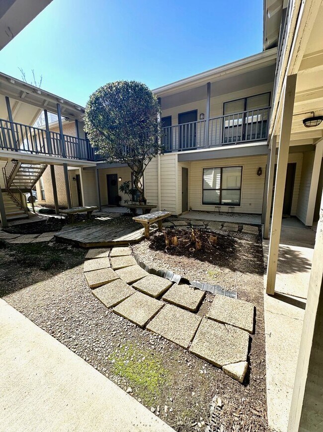 Photo - 5233J Butter Creek Ln Unidad J-2