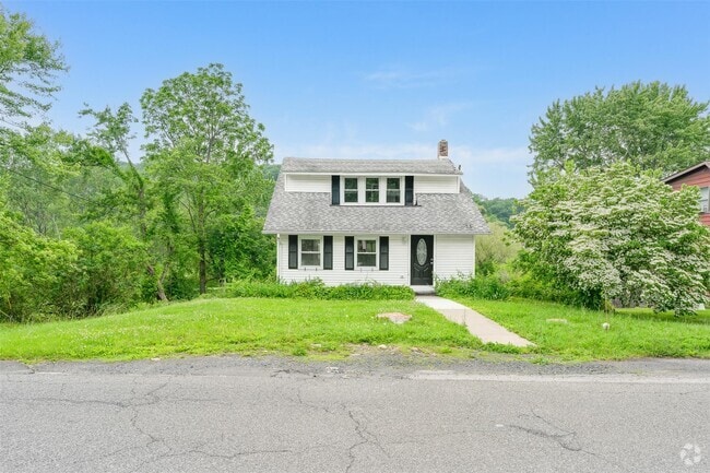 Building Photo - 121 North Rd Rental