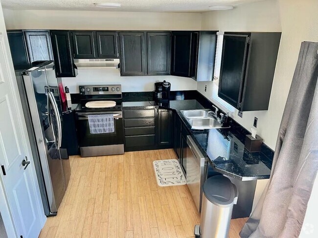 Building Photo - 802 Amsterdam Blvd Rental