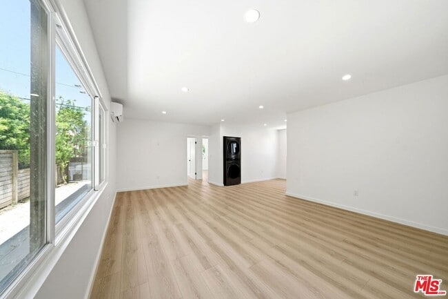 Photo - 333 6th Ave