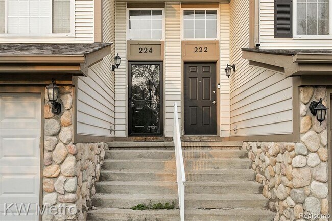 Photo - 224 Oak Ridge Dr