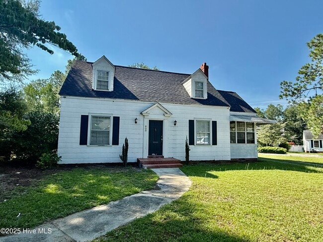 Building Photo - 605 Entwistle St Rental