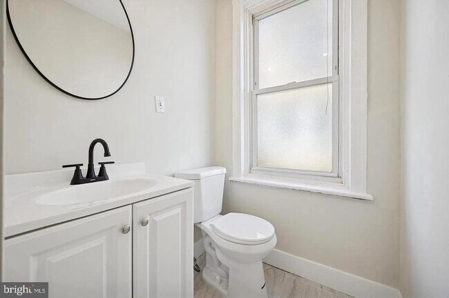 Photo - 75 High St Unit 1