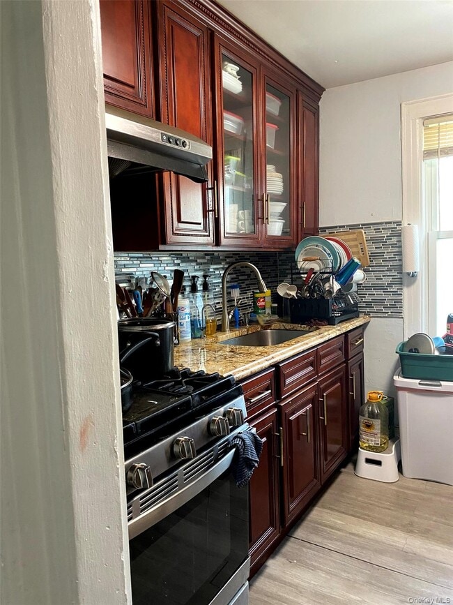 Photo - 107-02 Pinegrove St