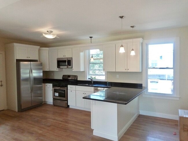 Building Photo - 39 Millmont St Unit 2