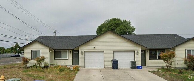 Building Photo - 2 Bedroom Duplex in West Eugene Rental