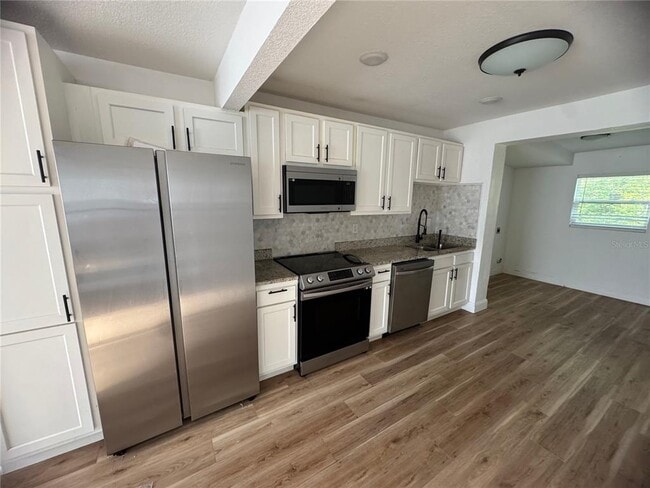 Photo - 905 N Center St