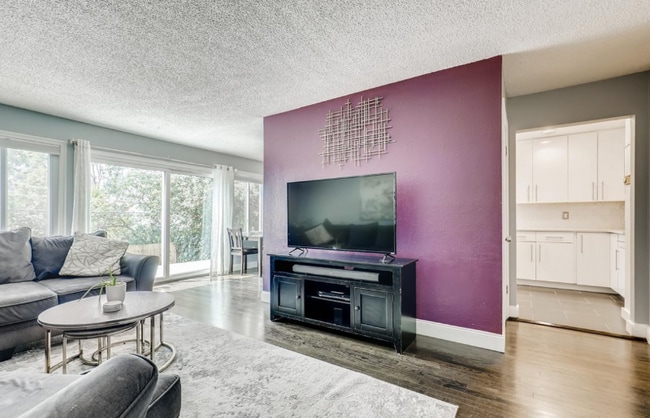 Photo - 8031 Stuart St