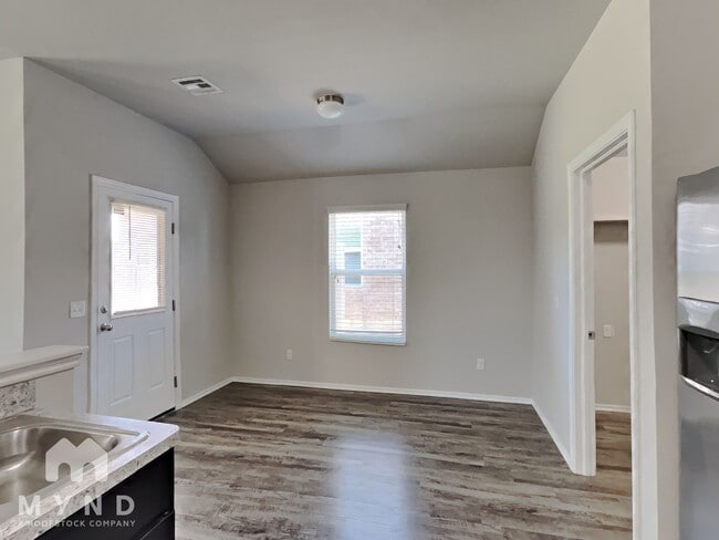Photo - 1716 Lanesboro Dr