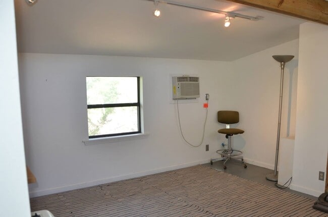 Photo - 143 Davis Rd