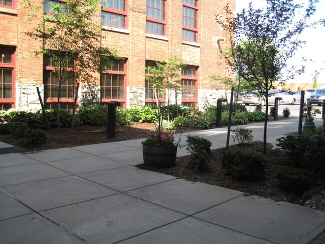 Lofts at Franklin Square