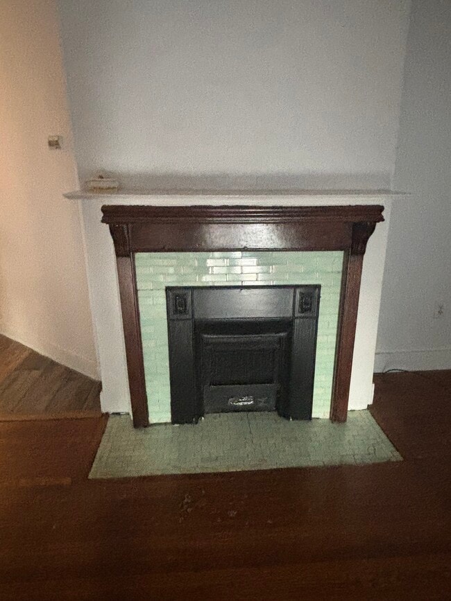 Building Photo - 35 Ashland Ave Unit 2