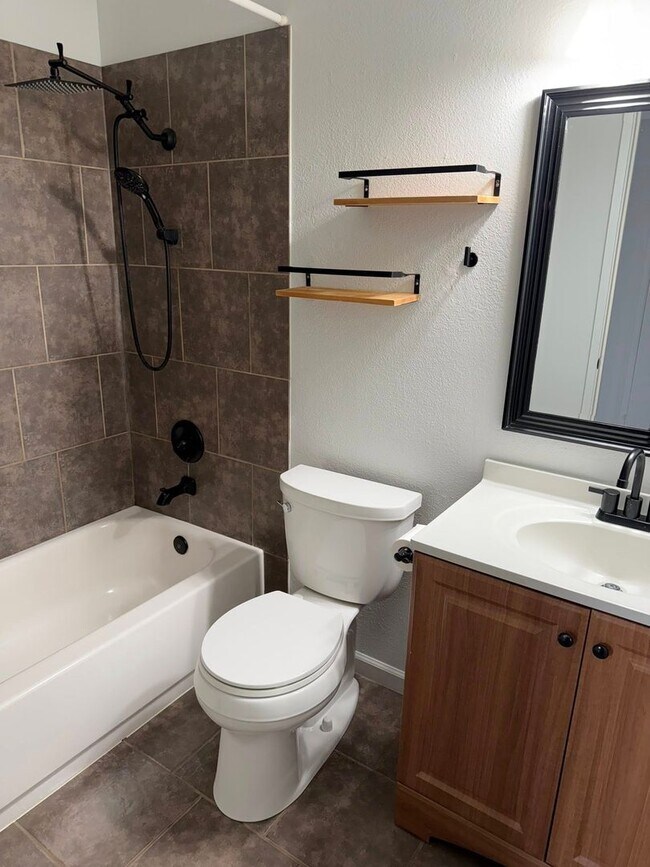 Photo - 5310-5312 Wallaby Way Unit 5310