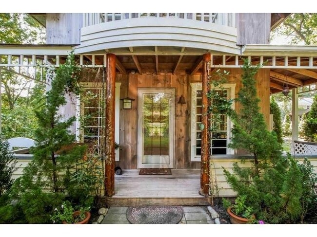 49 Sanford Ave