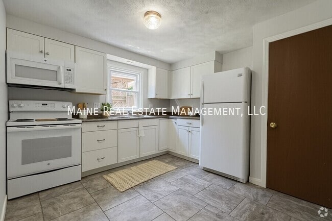 Building Photo - 7 Gilchrest St Rental