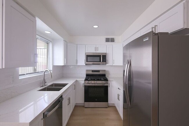 Photo - 3155 Montrose Ave