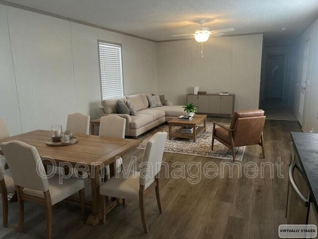 Photo - 41- 3512 Kelly St