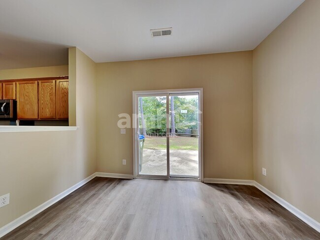 Photo - 103 Surlington Dr