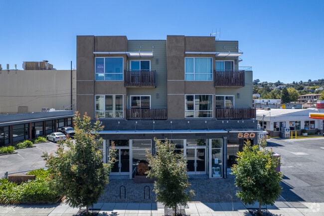 Building Photo - 520 El Camino Real Rental