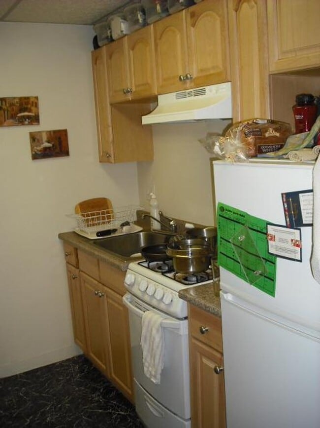 Photo - 2bed in Kenmore now available