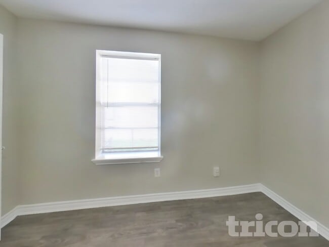 Photo - 3522 Tangerine St