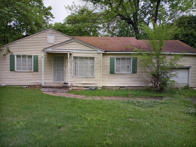 Photo - 304 Lawrence Rd